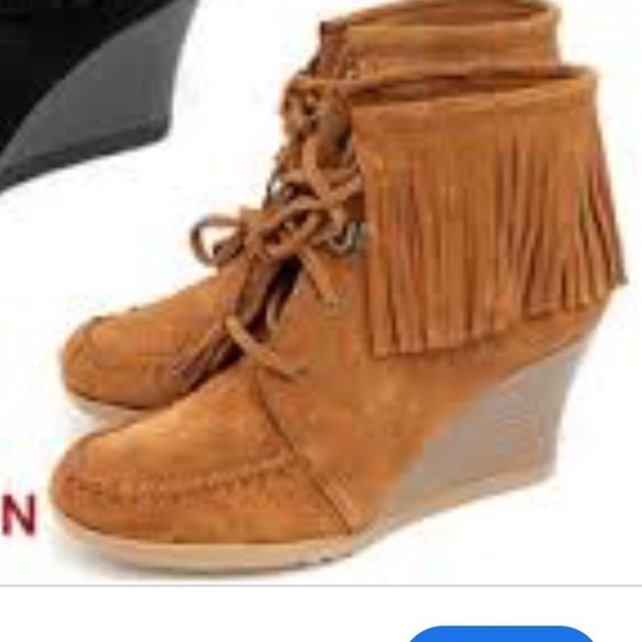 Minnetonka Lace Up Fringe Ankle Wedge Boots. Size 5.5. D/A293 - Picture 1 of 8